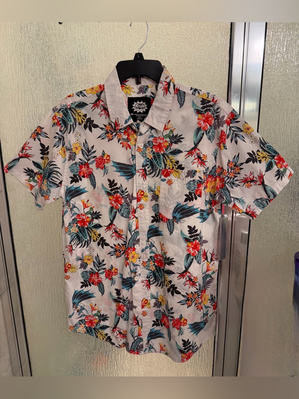 Men's Short Sleeve Floral Button-Up Batman Theme Shirt Size Large $20